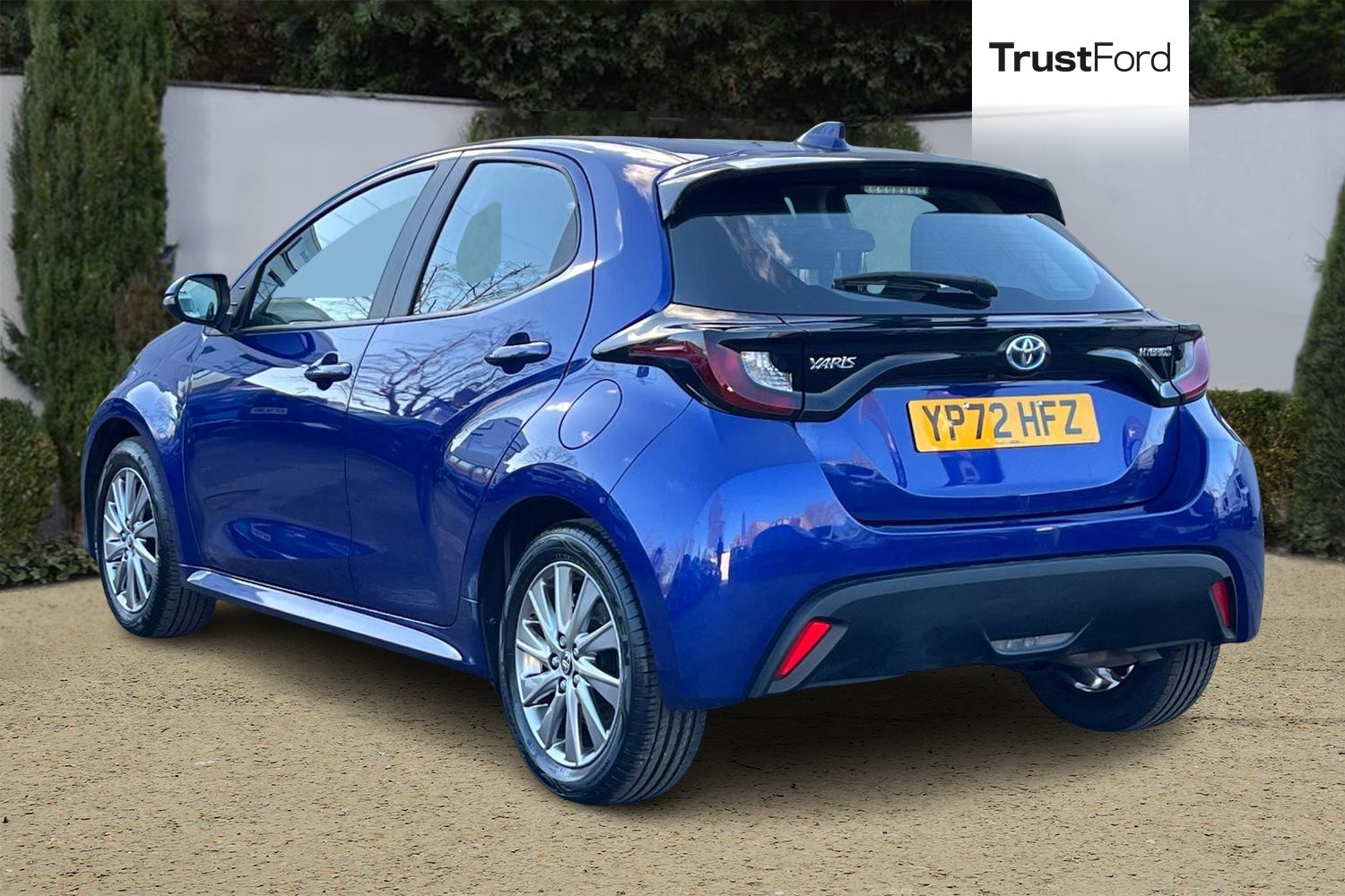 Toyota YARIS Photo 1