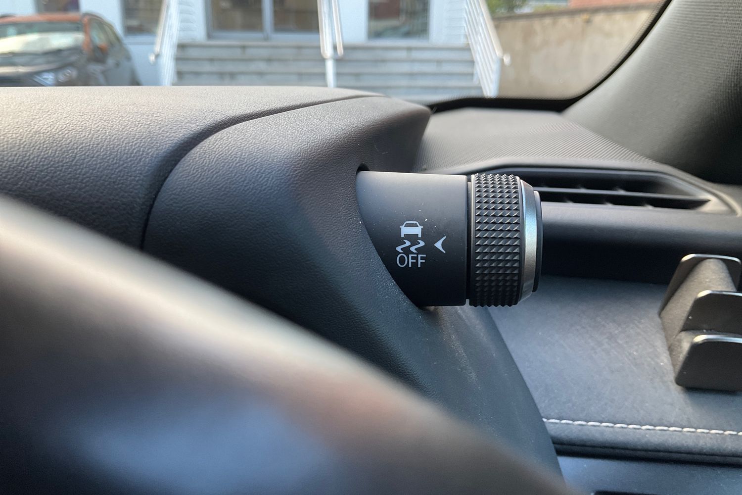 Lexus UX Photo 32