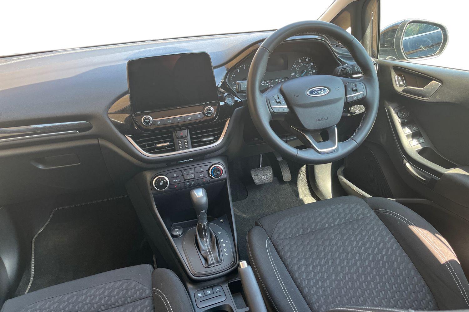 Ford FIESTA Photo 10