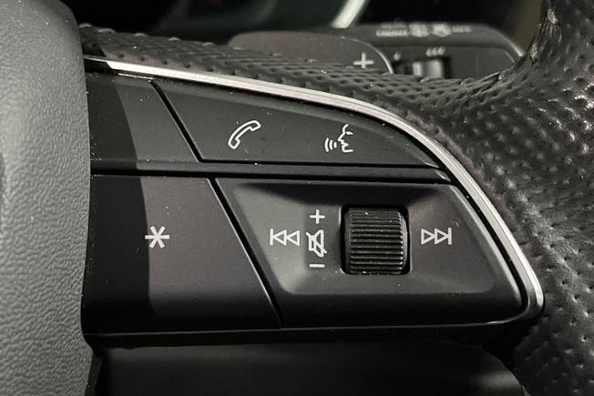AUDI Q3 Photo 17