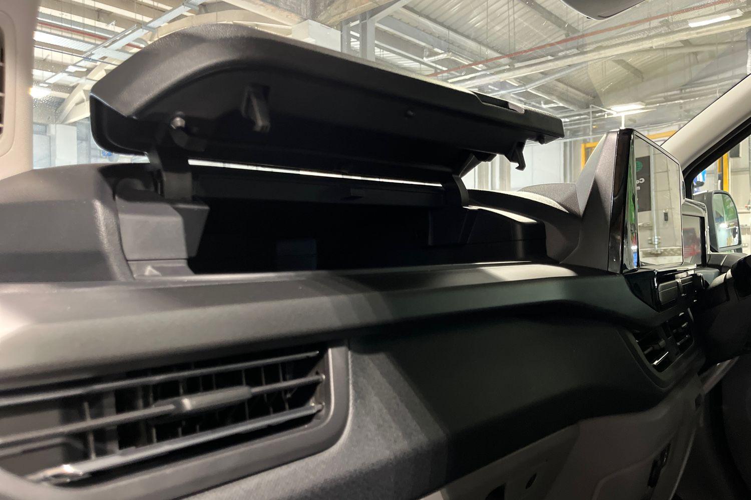 Ford TOURNEO CUSTOM Photo 17