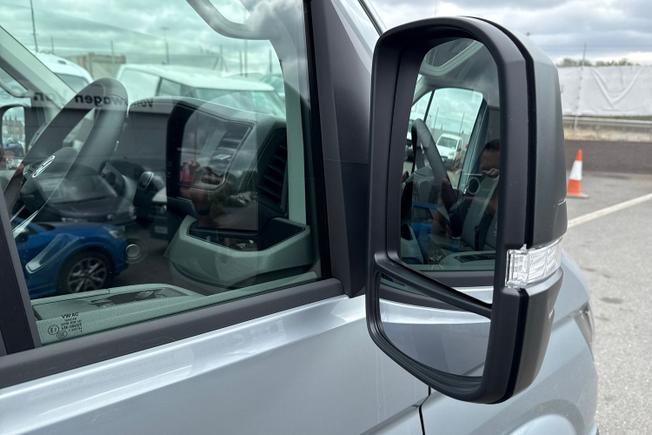 VOLKSWAGEN Crafter Photo 45