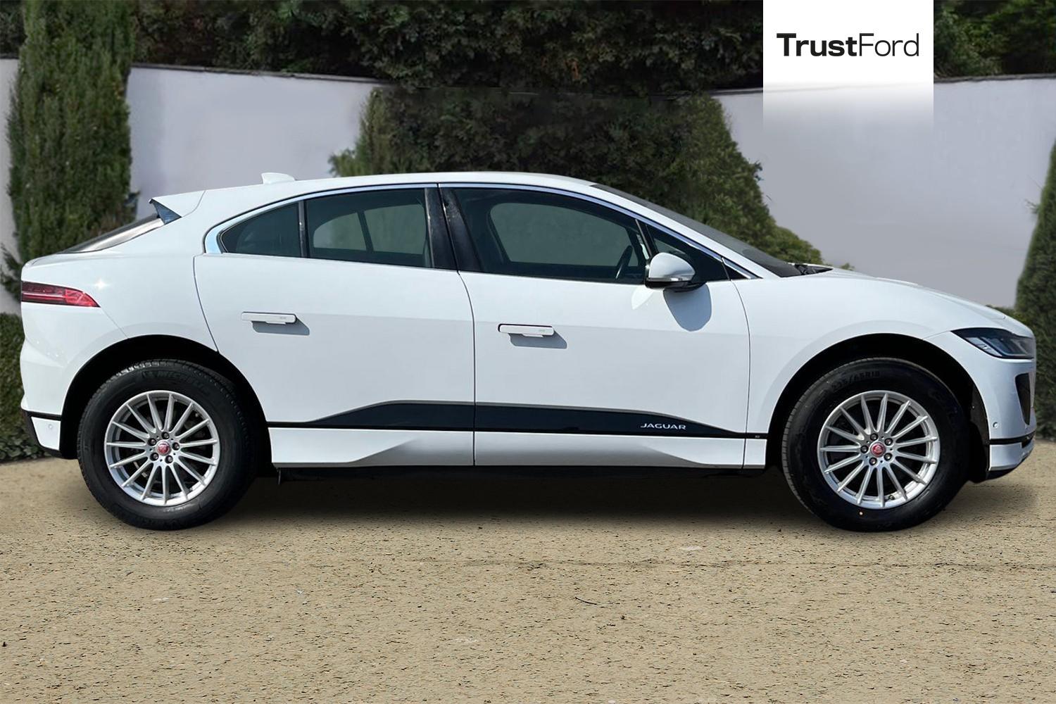 Jaguar I-PACE Photo 2