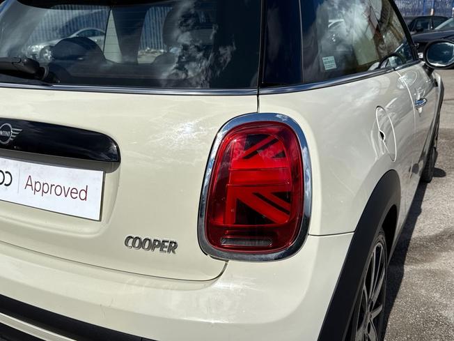 MINI Hatch Photo 18