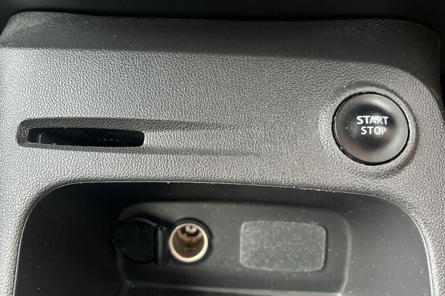 Renault CAPTUR Photo autoimg-2690476208f1f51e128f7ea96e9db78703c61ef8.jpg