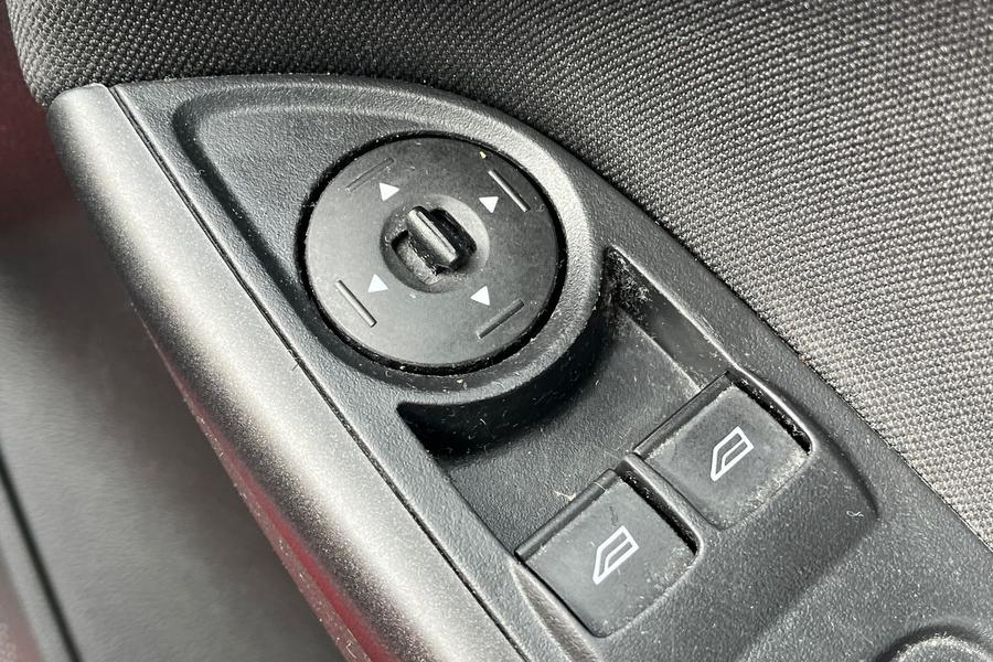 Ford FOCUS Photo autoimg-26923ca1a50bca5c019d18431c6694cd9da4ce32.jpg