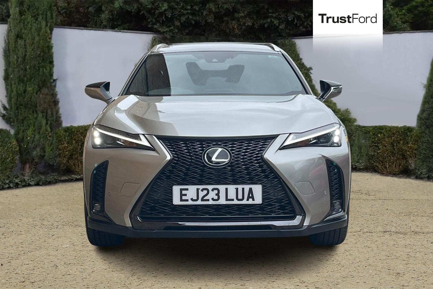 Lexus UX Photo 5