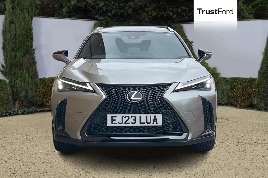 Lexus UX Photo autoimg-2692c9d7af818d70fb949d369aac373a44818654.jpg
