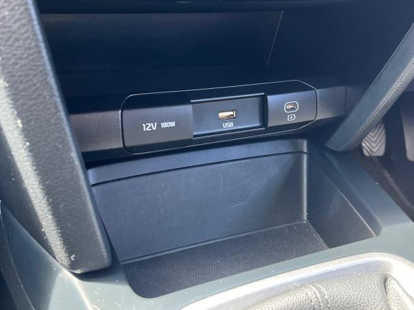 Kia Ceed Photo autoimg-269987cd56a53ef875064cc0ada6b60e27108596.jpg