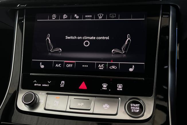 AUDI Q8 Photo 22