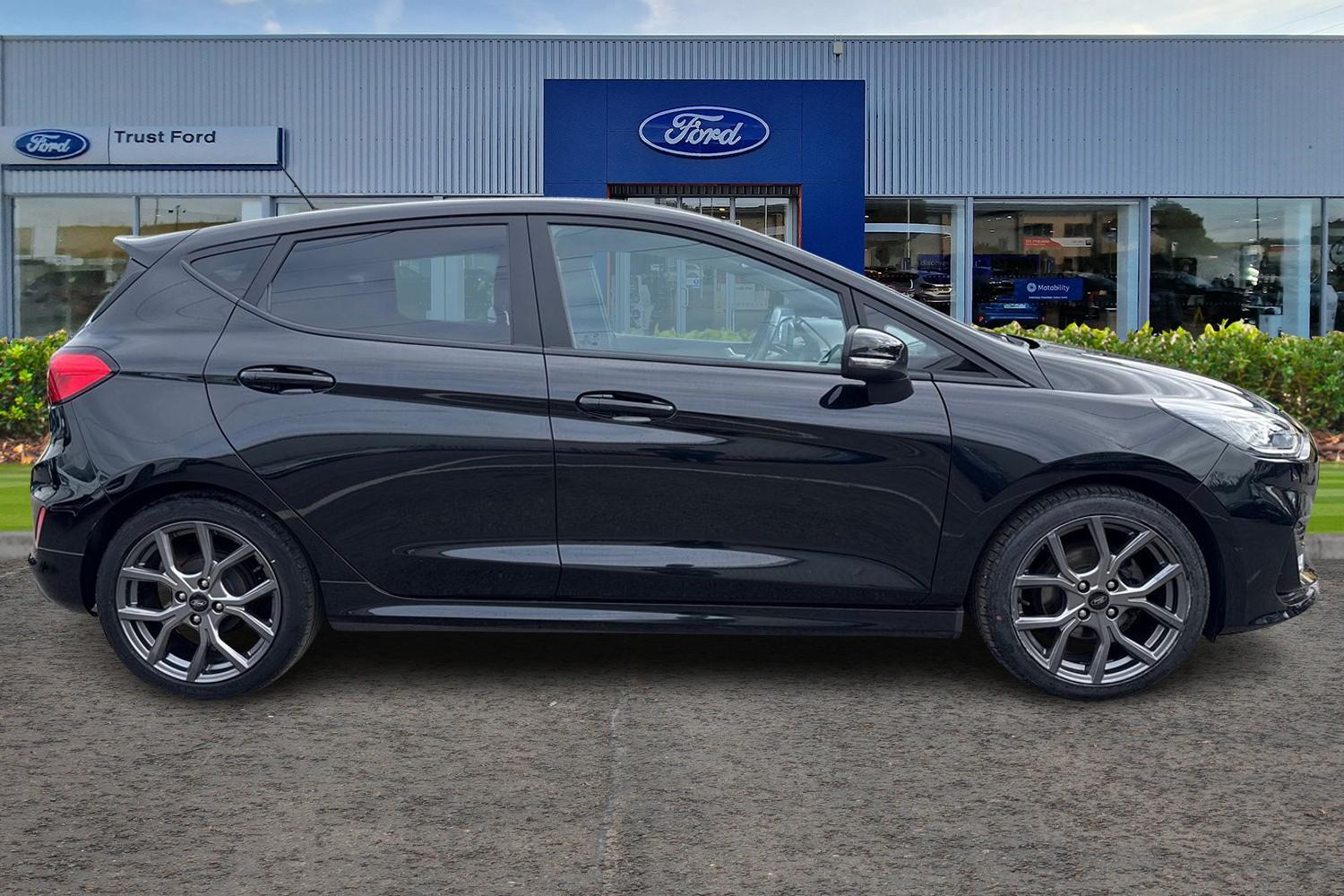 Ford Fiesta Photo 2