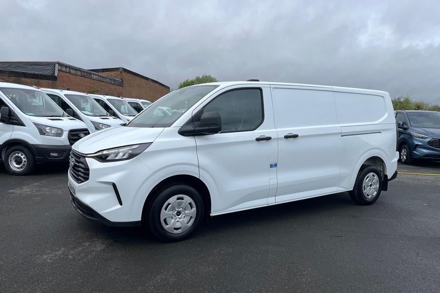 Ford TRANSIT CUSTOM Photo autoimg-269f1a7533292b4b5fd11544751b12df19323b33.jpg