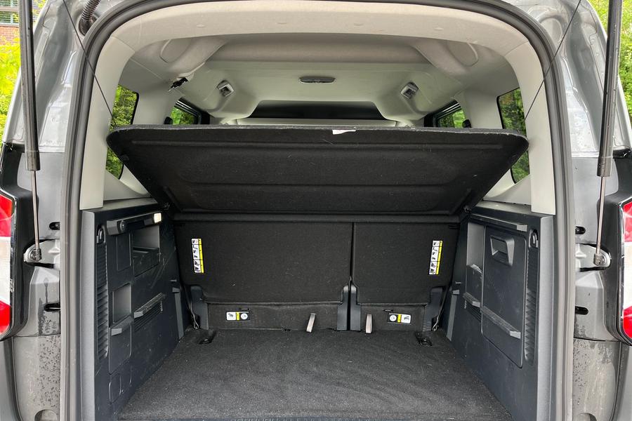 Ford Tourneo Courier Photo autoimg-26a076fb18792b4f8b27b3f9c0c292f1063e9a4b.jpg