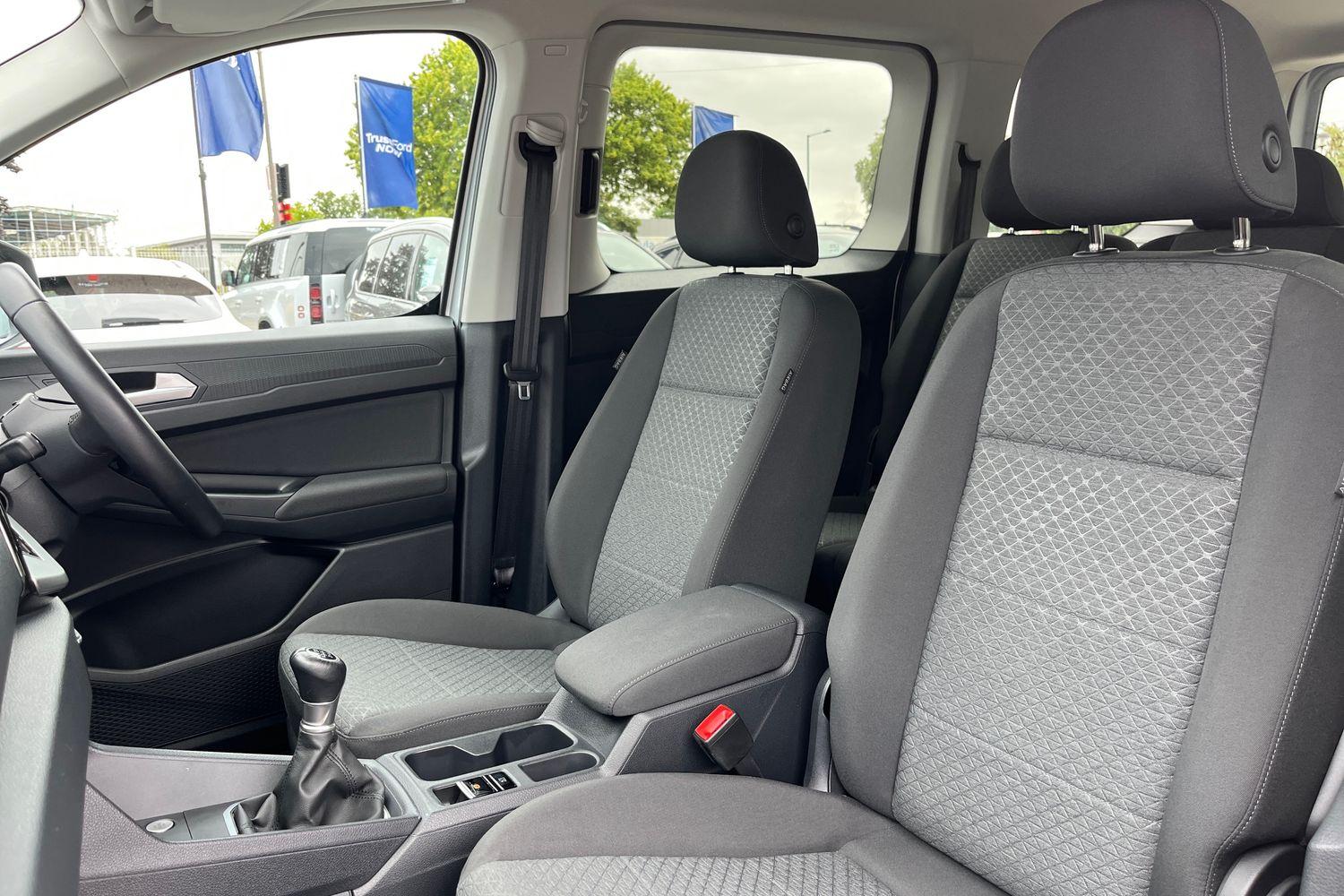 Ford TOURNEO CONNECT Photo 18