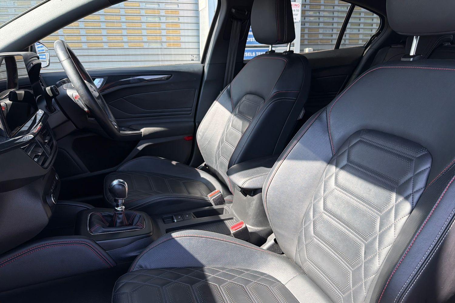 Ford FOCUS Photo 18