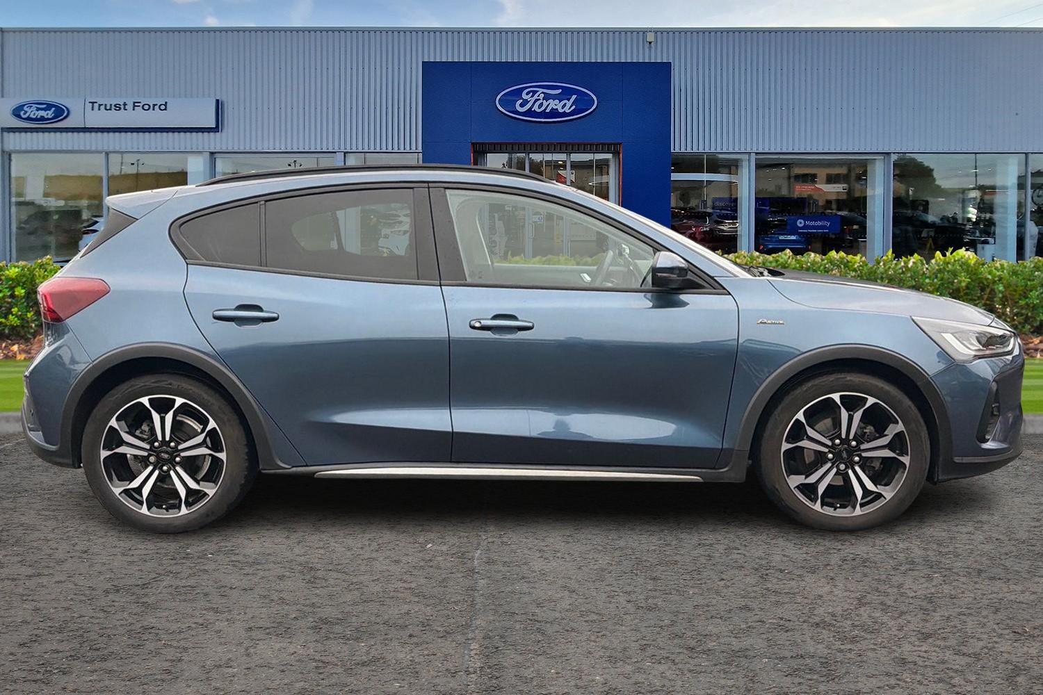 Ford FOCUS Photo 2