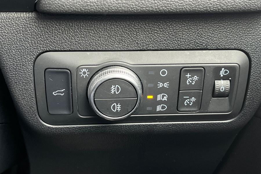 Ford Kuga Photo autoimg-26a5eb907a6f4b78c78c3c5dab850791ce0dd1c6.jpg