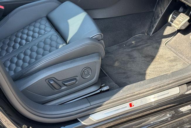 AUDI RS3 Photo 31