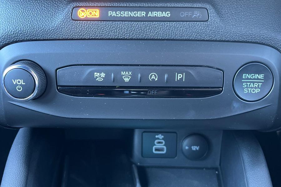 Ford FOCUS Photo autoimg-26a8f4a83f5dad31664c0a4a9cf0fdb03921efdb.jpg