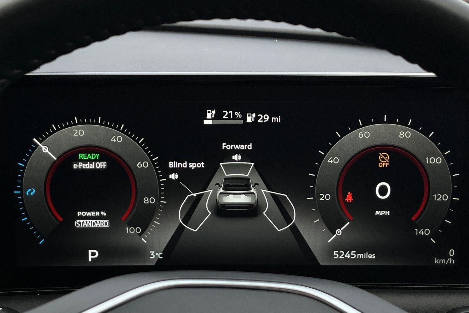 Nissan Ariya Photo 12