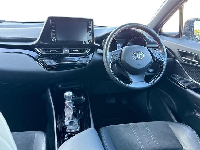 TOYOTA C-Hr Photo 11