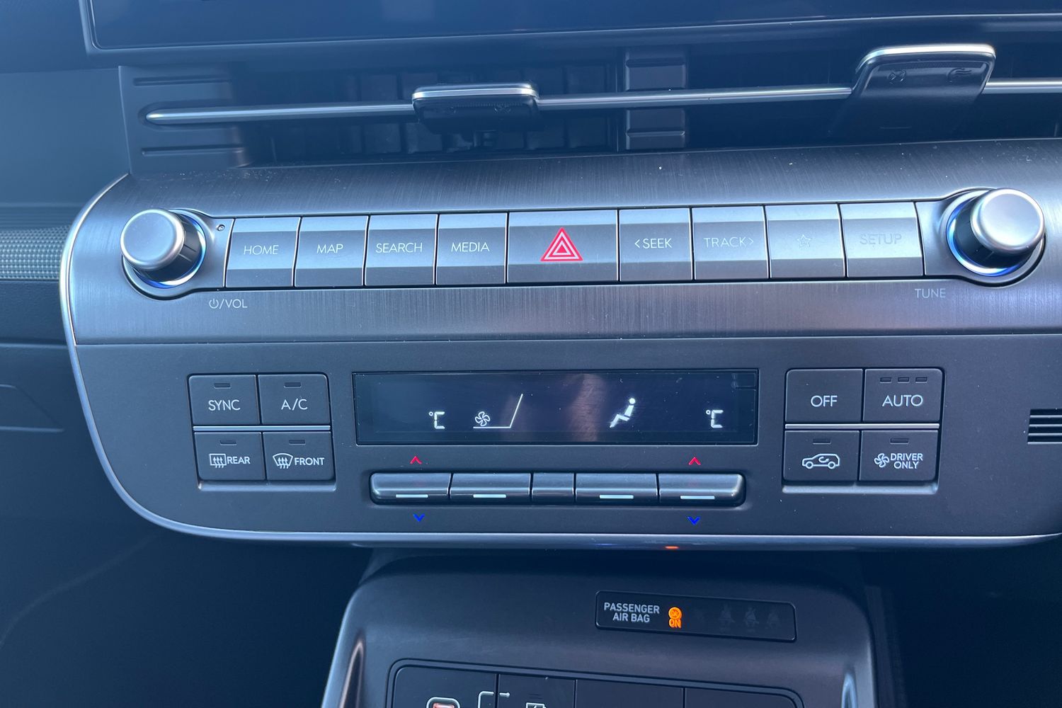 Hyundai KONA Photo 28