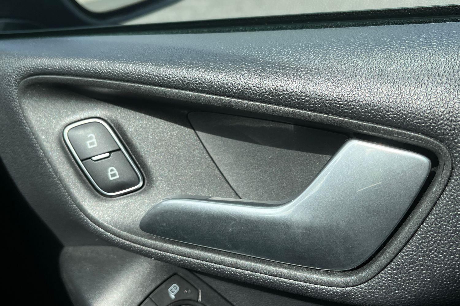 Ford FIESTA Photo 33