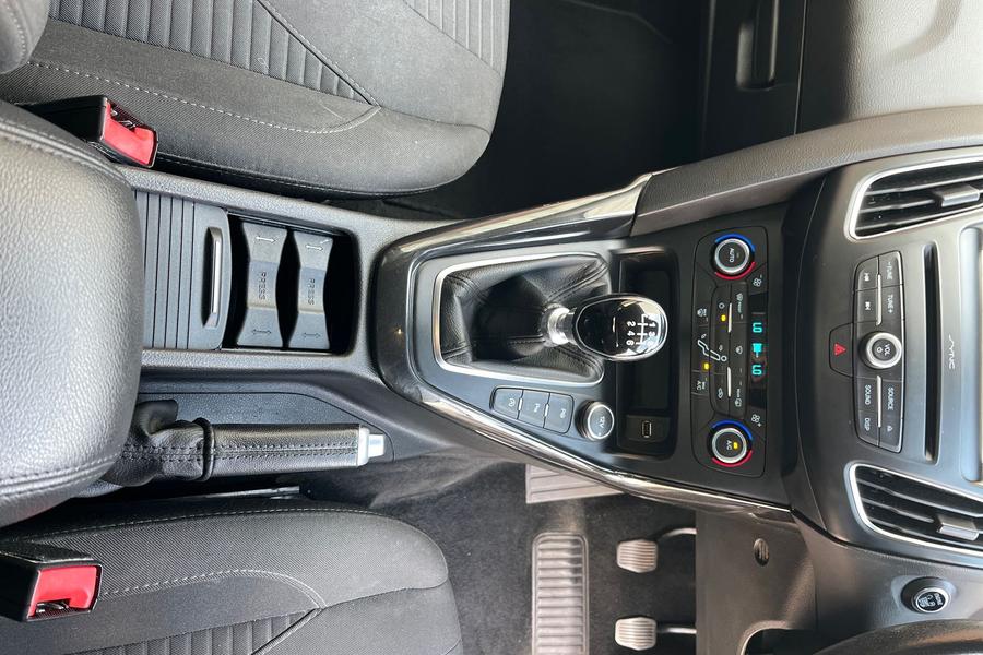 Ford Focus Photo autoimg-26b19437343aeb2bafc256d4215d329c96f54547.jpg