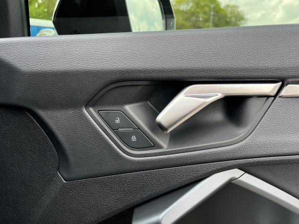 Audi Q3 Photo autoimg-26b22b37dd684189472066ff48ea27a5be5b8a90.jpg