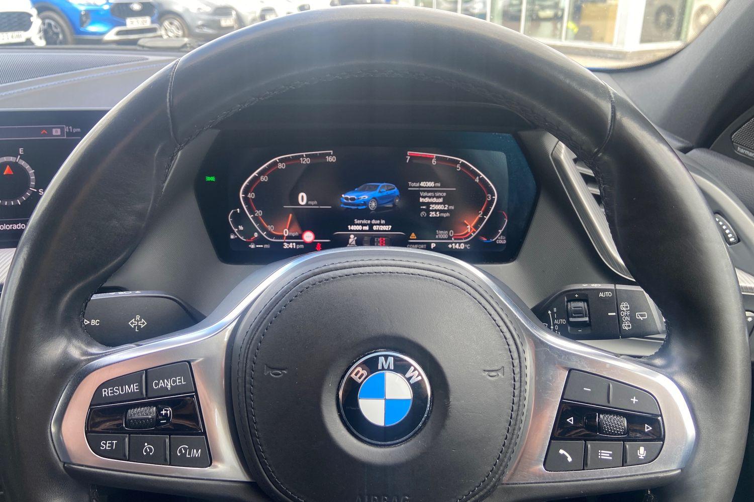 BMW 1 SERIES Photo 11