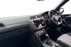 VOLKSWAGEN Tiguan Photo 2