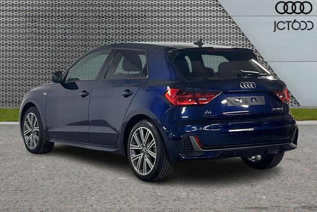 AUDI  A1 Photo 3