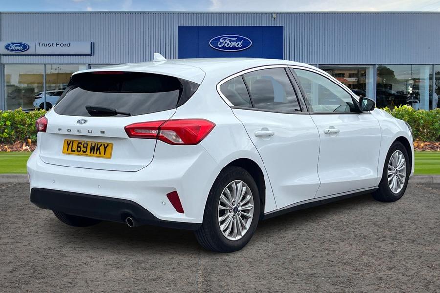 Ford FOCUS Photo autoimg-26c00a3ef83ed249997fdb223c206d616a0de673.jpg