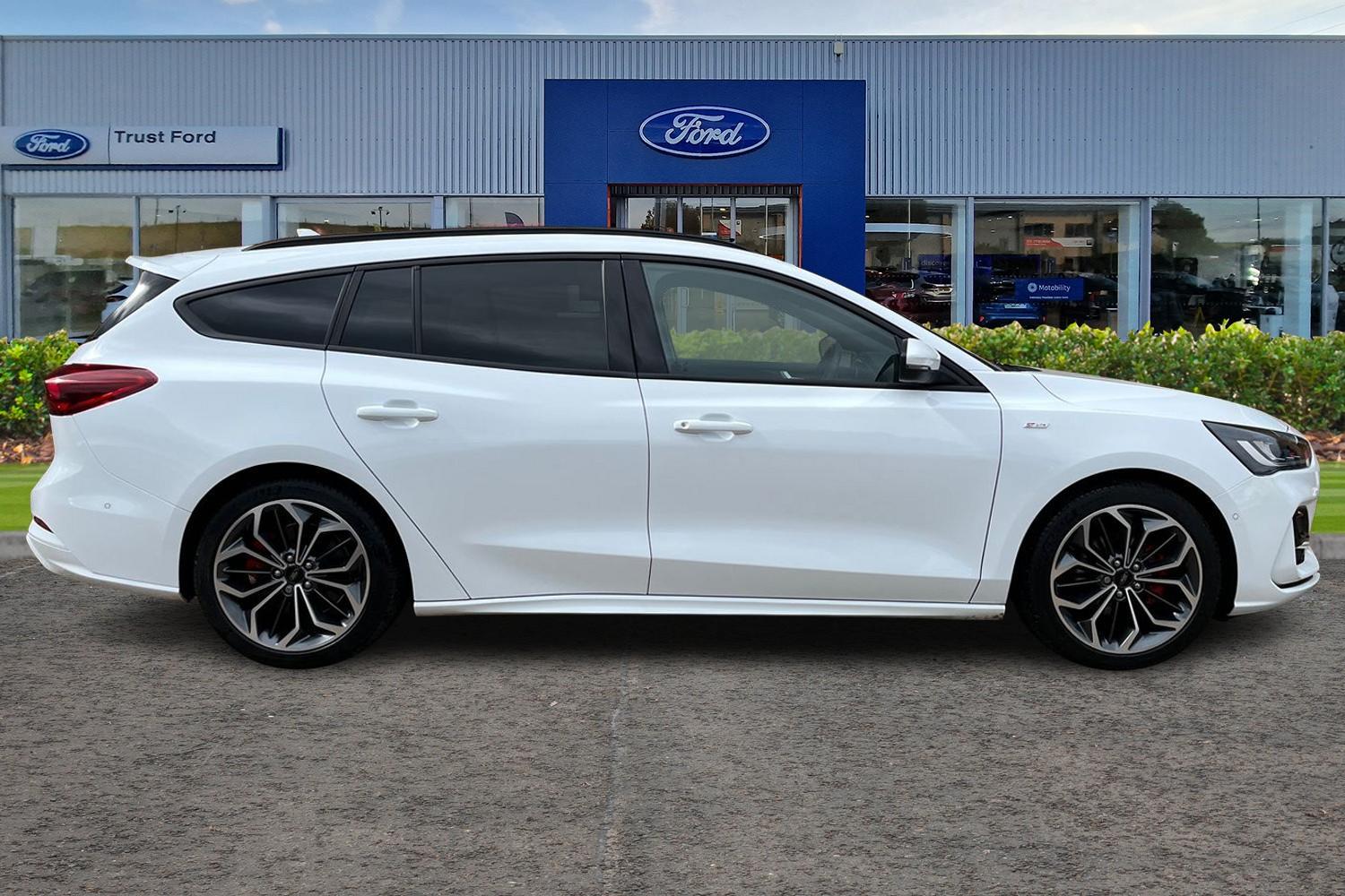Ford Focus Photo 2