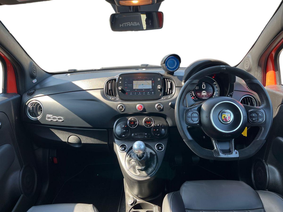 Abarth 695 Photo 9