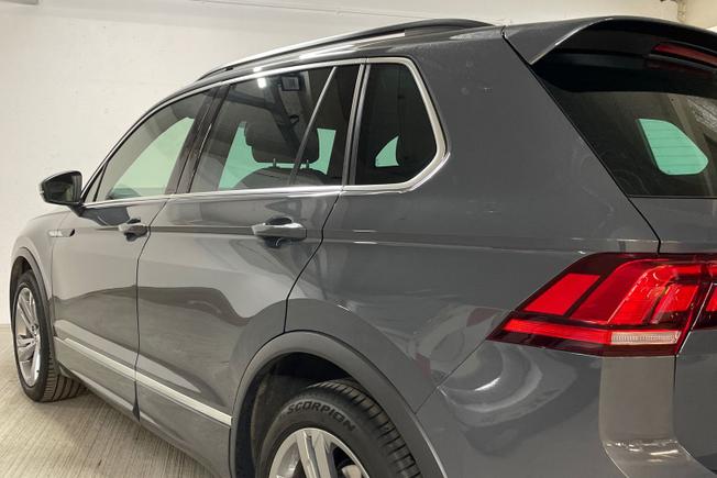 VOLKSWAGEN Tiguan Photo 26