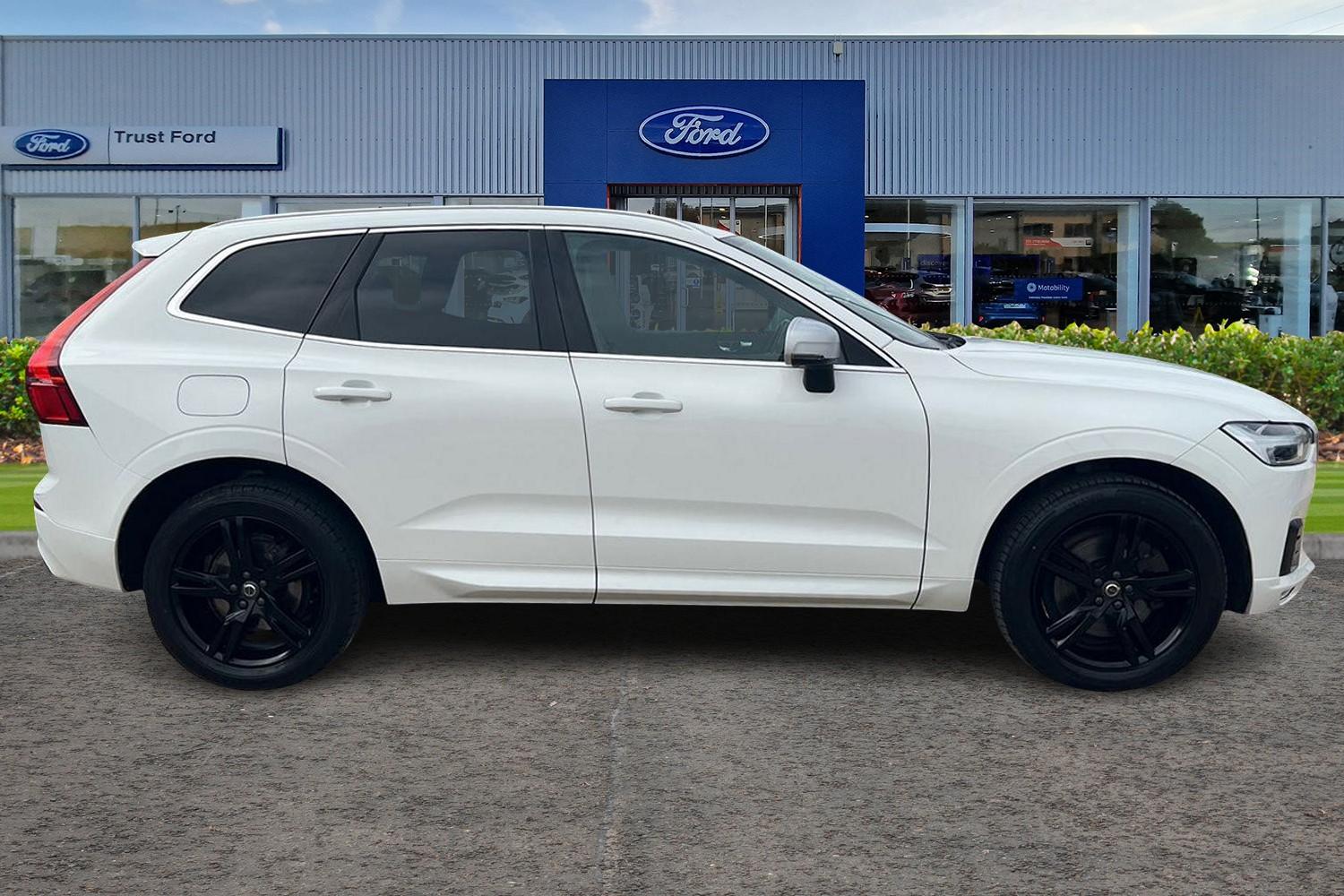 Volvo XC60 Photo 2