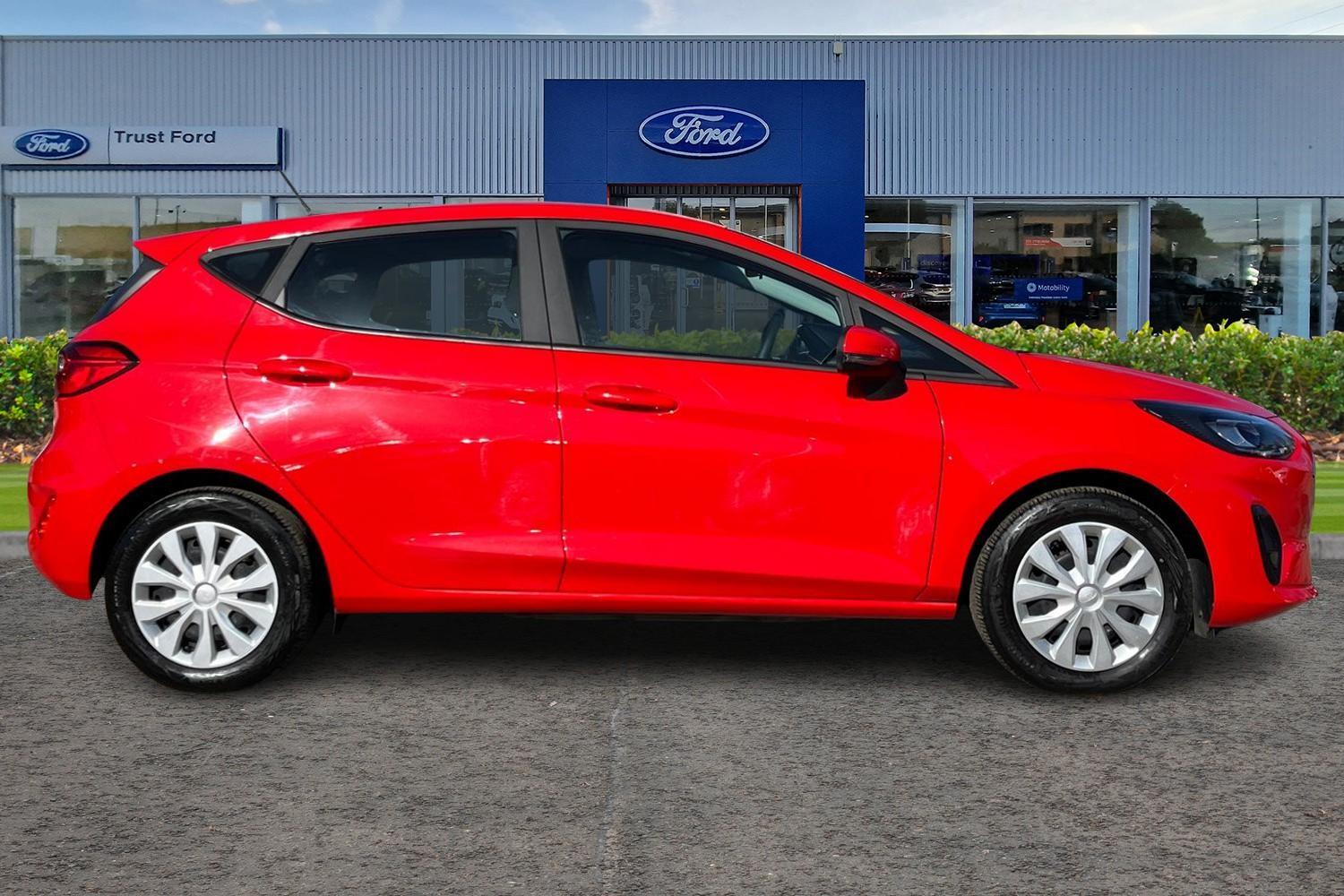 Ford Fiesta Photo 2