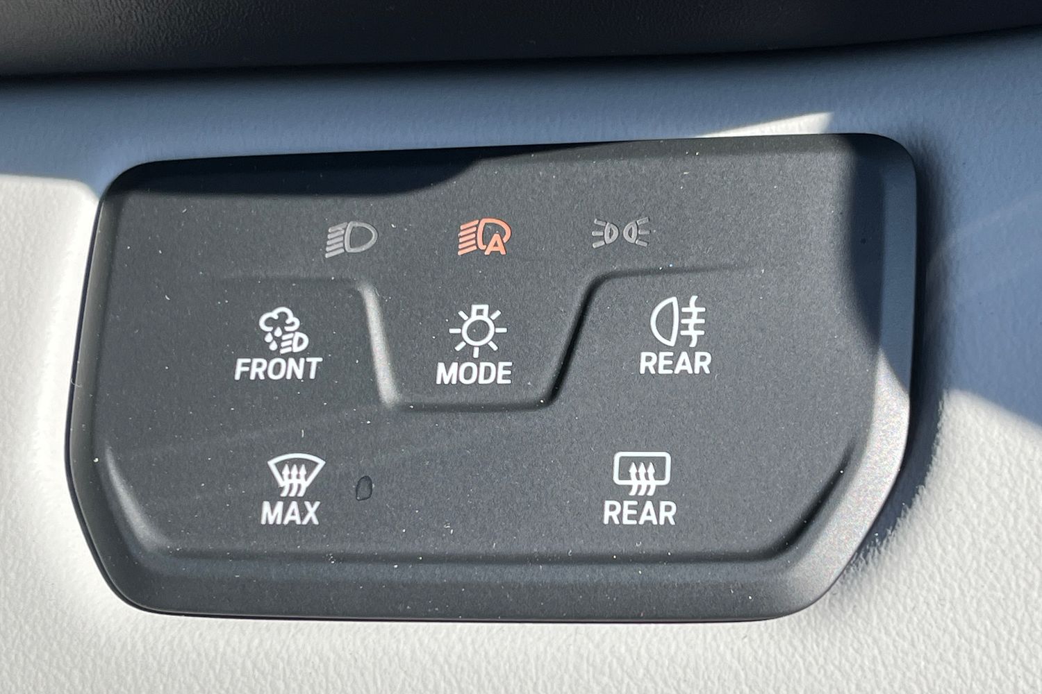 Ford EXPLORER Photo 22