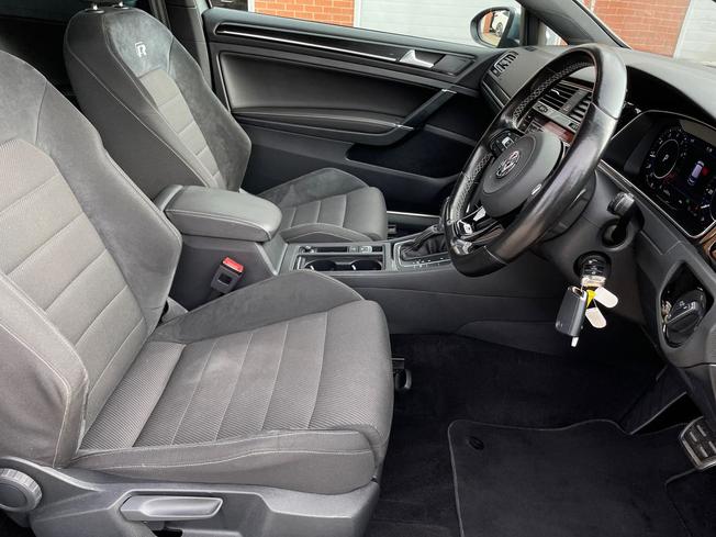 VOLKSWAGEN Golf Photo 29