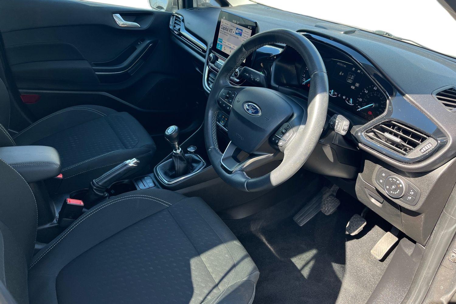Ford Fiesta Photo 8