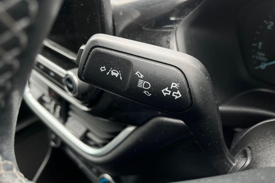 Ford FIESTA Photo autoimg-26cd426b5bc7d5b28aa9592f0df868f30a1c0b07.jpg