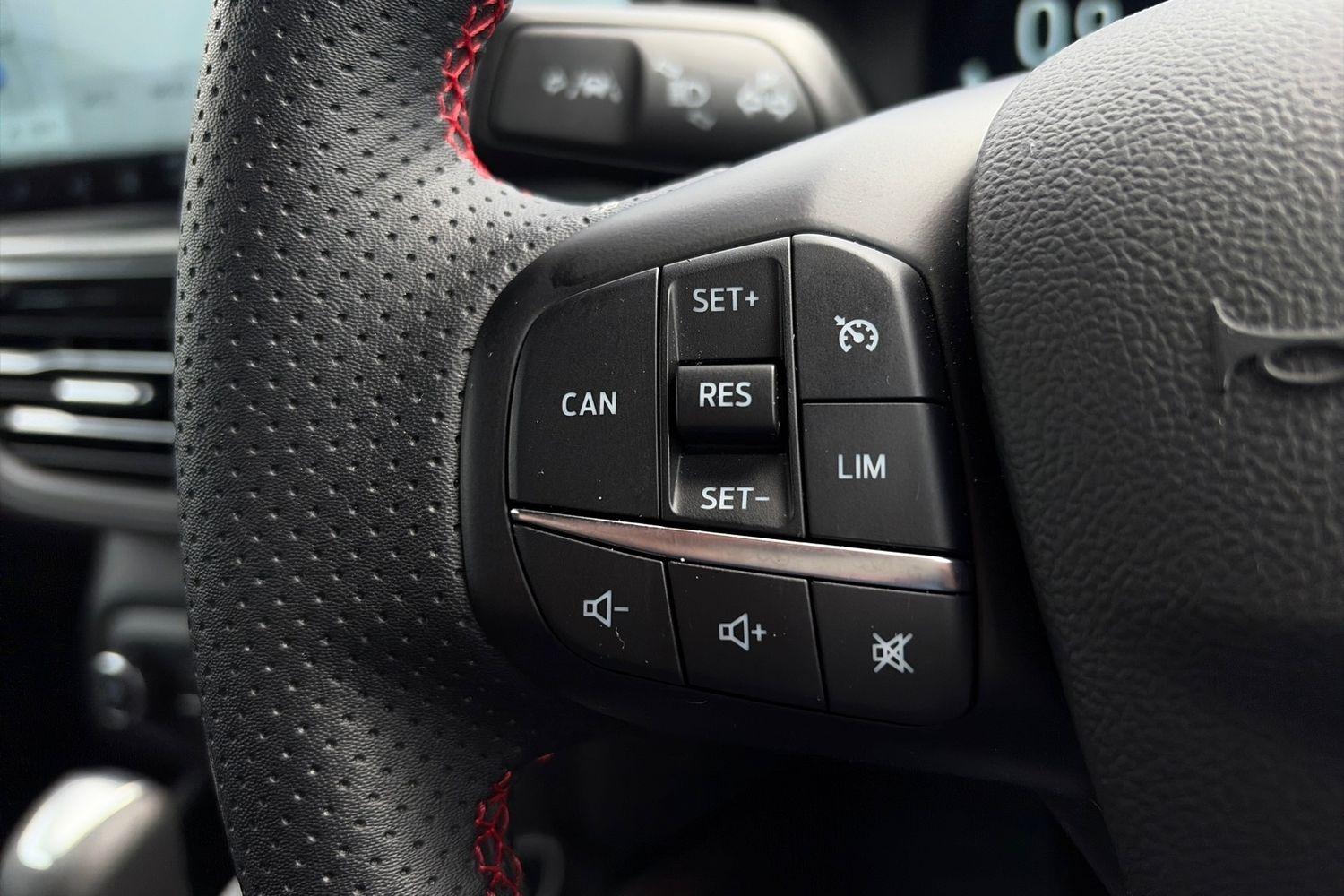 Ford Focus Photo 24