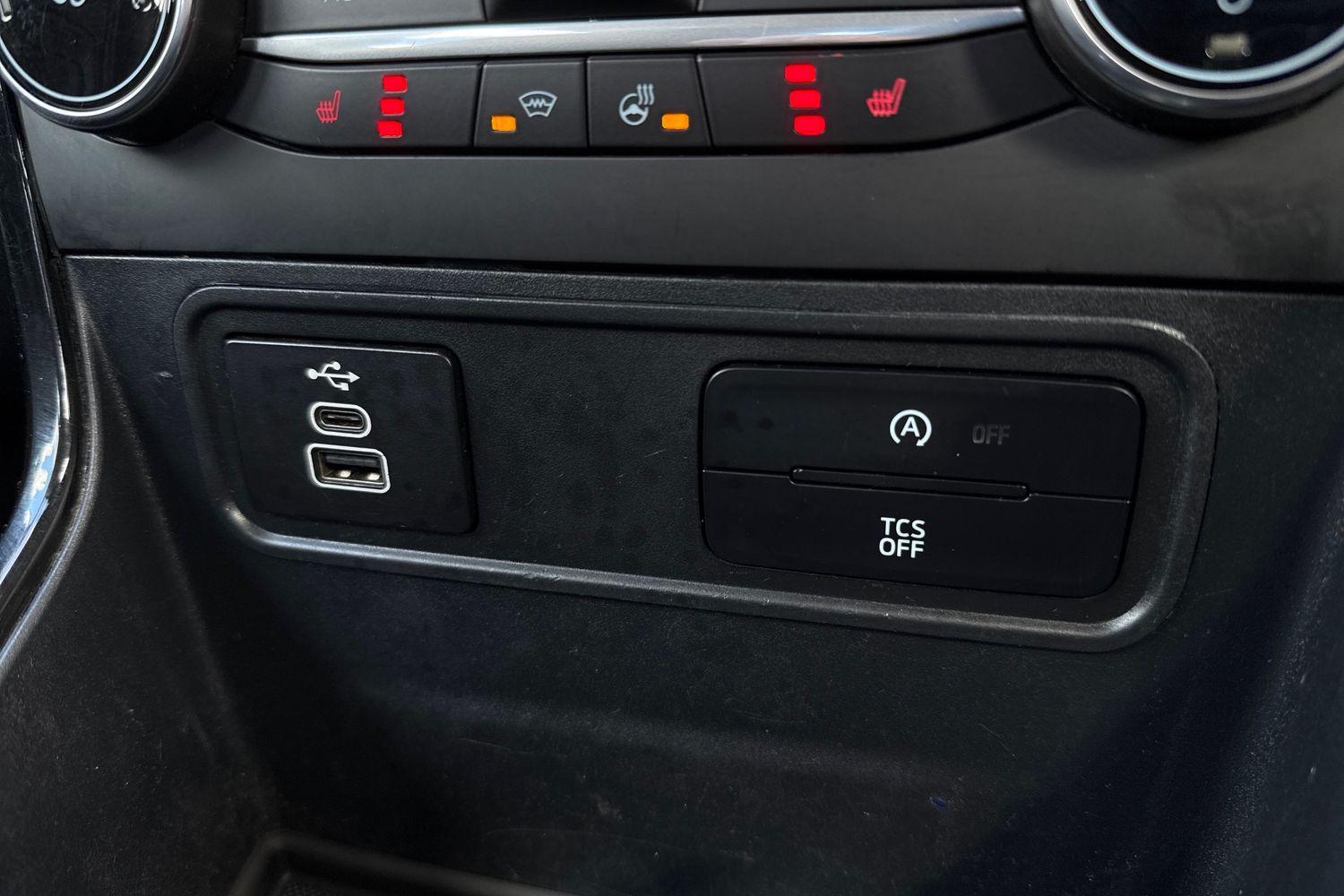 Ford EcoSport Photo 30