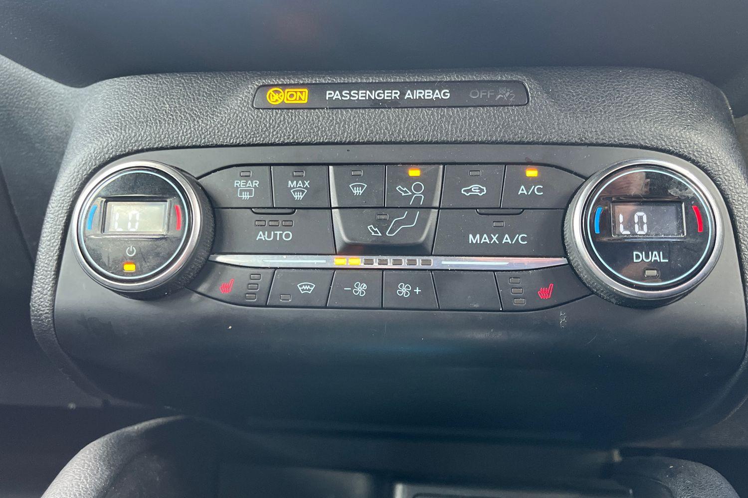 Ford FOCUS Photo 28