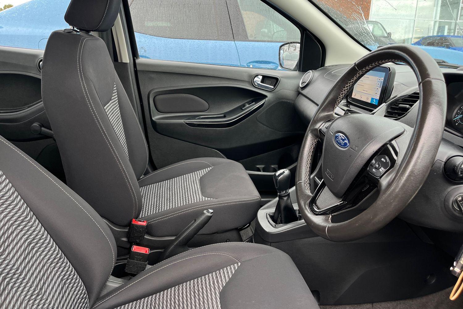Ford KA+ Photo 16
