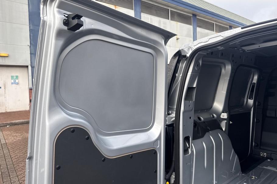 Used FORD TRANSIT CONNECT WT25NDV 9