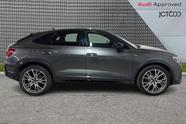 AUDI Q3 Photo 4