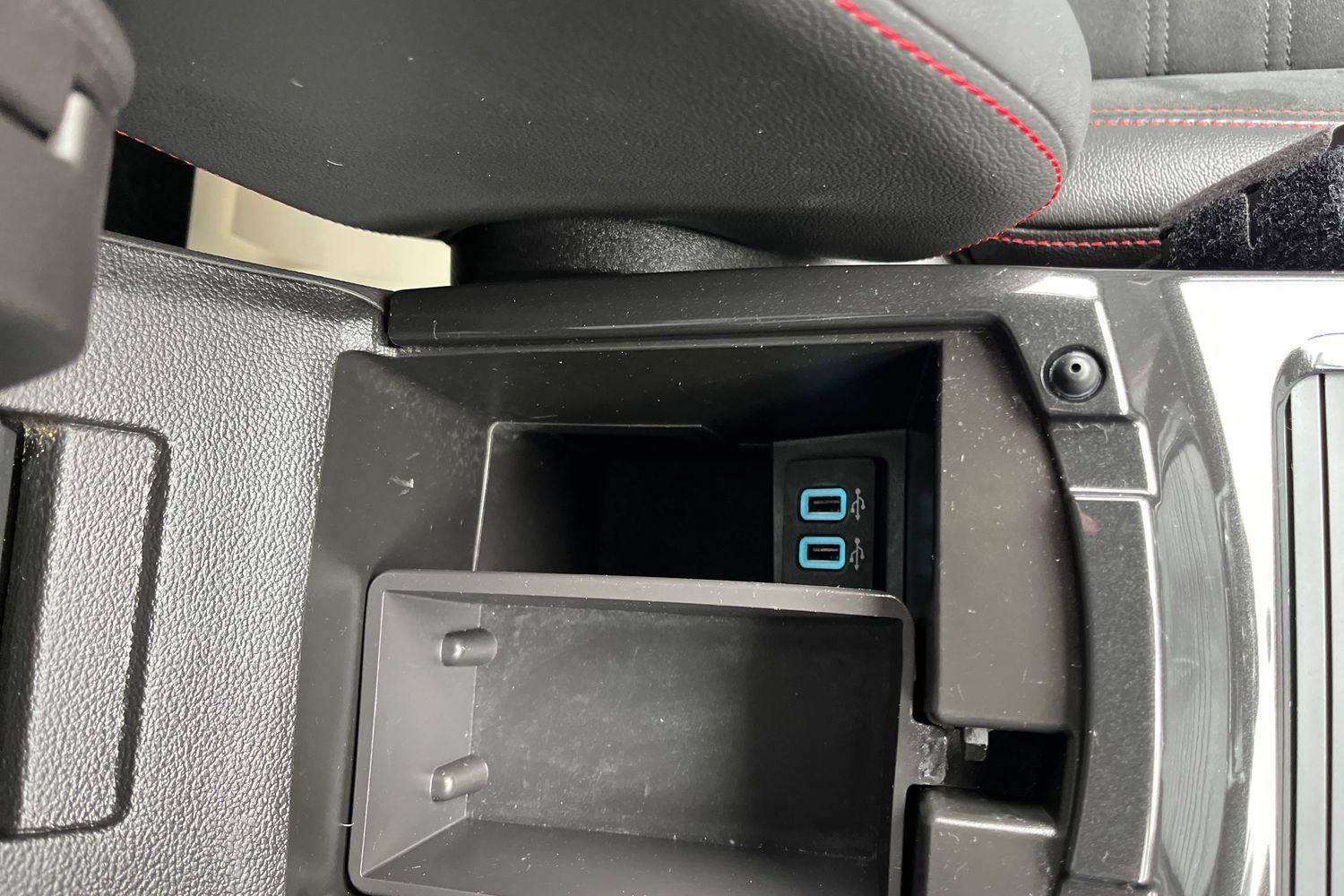 Ford KUGA Photo 38