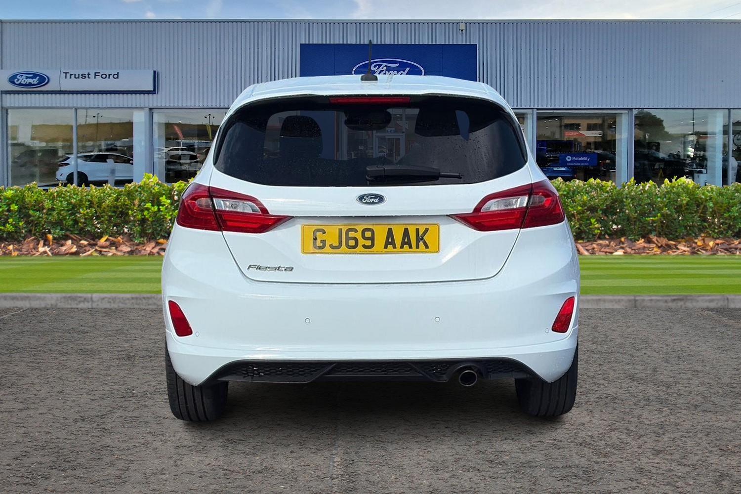 Ford FIESTA Photo 6